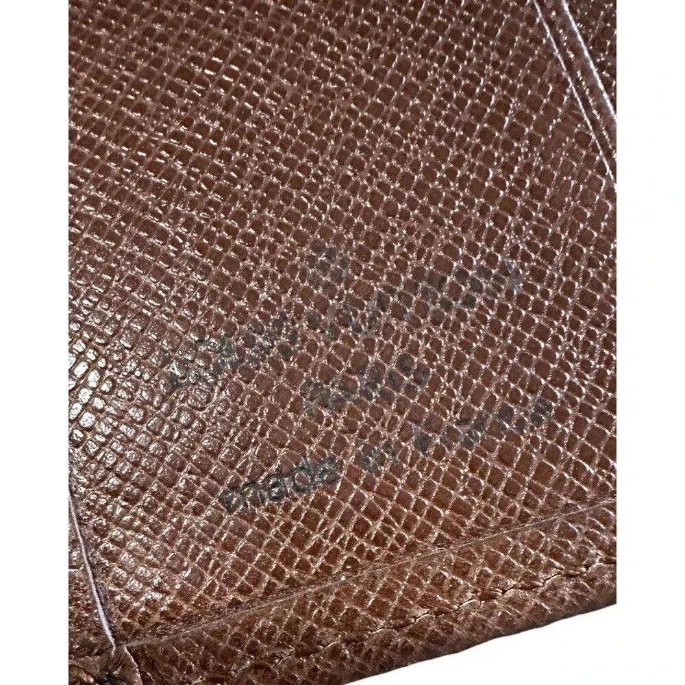 Louis Vuitton Never used Brown Taiga Leather Passport-document Card/ID Holder